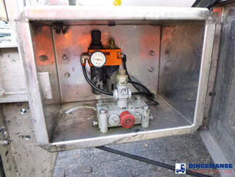 2012-burg-others-44383309