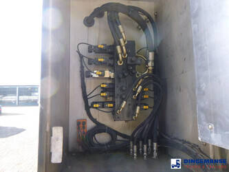 2014-mercedes-benz-arocs-3333-44383853