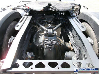 2016-mercedes-benz-actros-1843-1396062-44383905