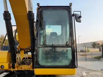 2021-caterpillar-320-1396069-44384302