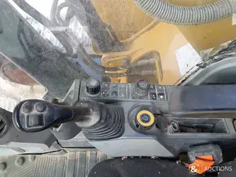 2021-caterpillar-320-1396069-44384310