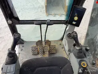 2021-caterpillar-320-1396069-44384318