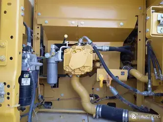 2021-caterpillar-320-1396069-44384352