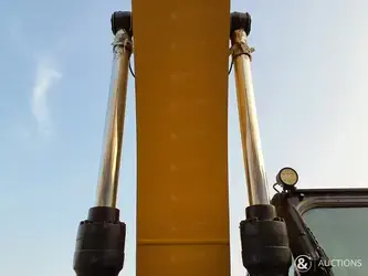 2021-caterpillar-320-1396070-44384395