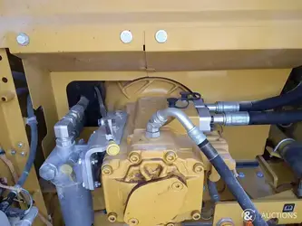 2021-caterpillar-320-1396070-44384404