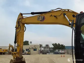 2021-caterpillar-320-1396071-44384405