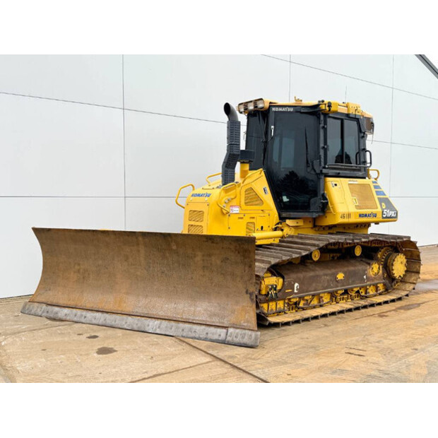 2019 كوماتسو D51PXi-24-44385123
