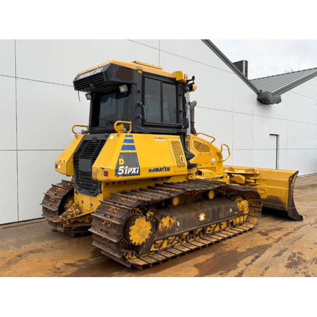 2019 كوماتسو D51PXi-24-44385126