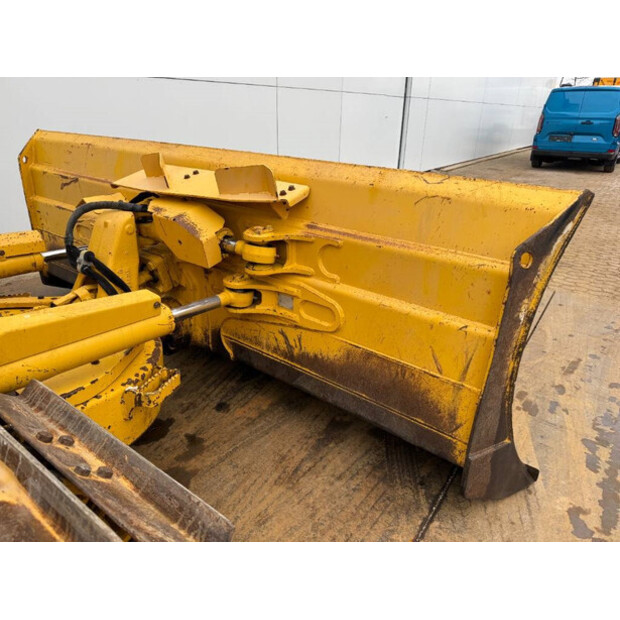 2019 كوماتسو D51PXi-24-44385140