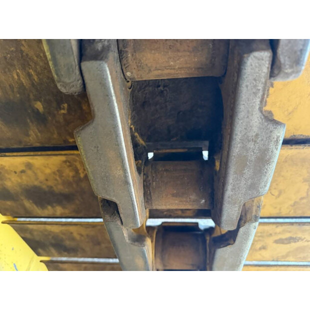 2019 كوماتسو D51PXi-24-44385145