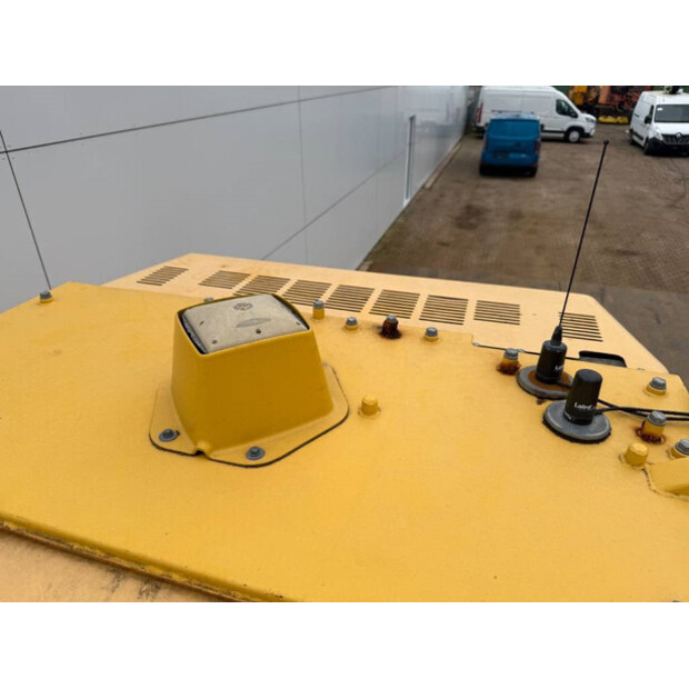 2019 كوماتسو D51PXi-24-44385146