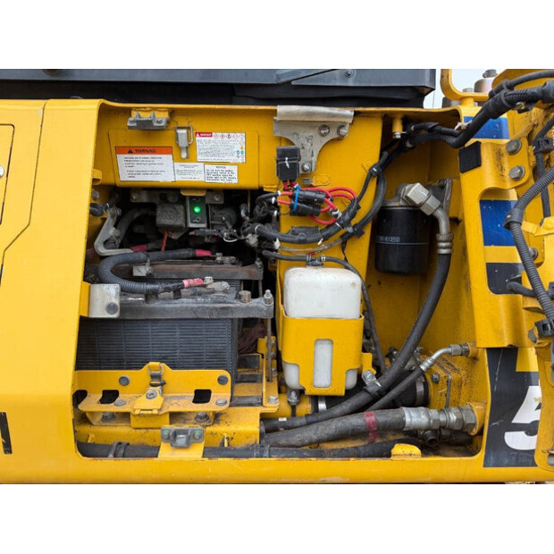 2019 كوماتسو D51PXi-24-44385148