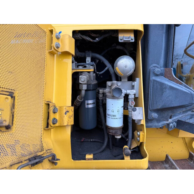 2019 كوماتسو D51PXi-24-44385149