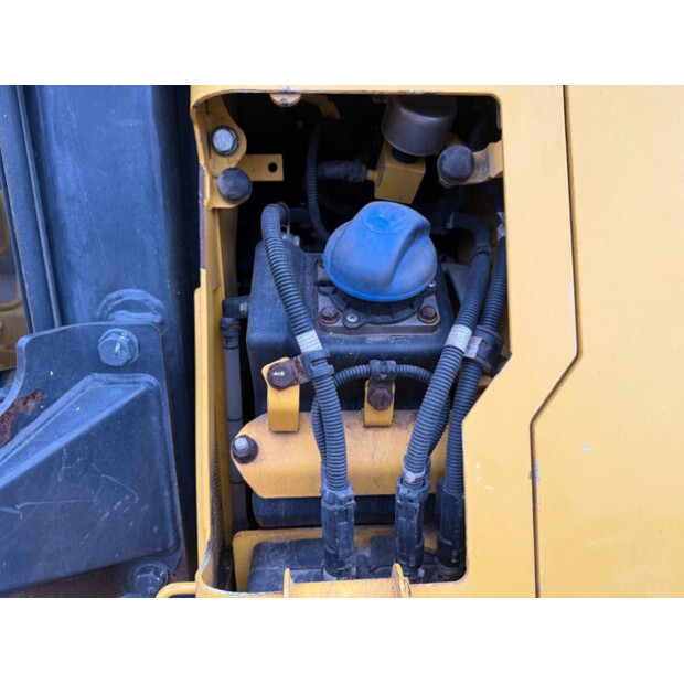 2019 كوماتسو D51PXi-24-44385150