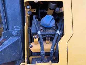 2019-komatsu-d51pxi-24-1396078-44385150