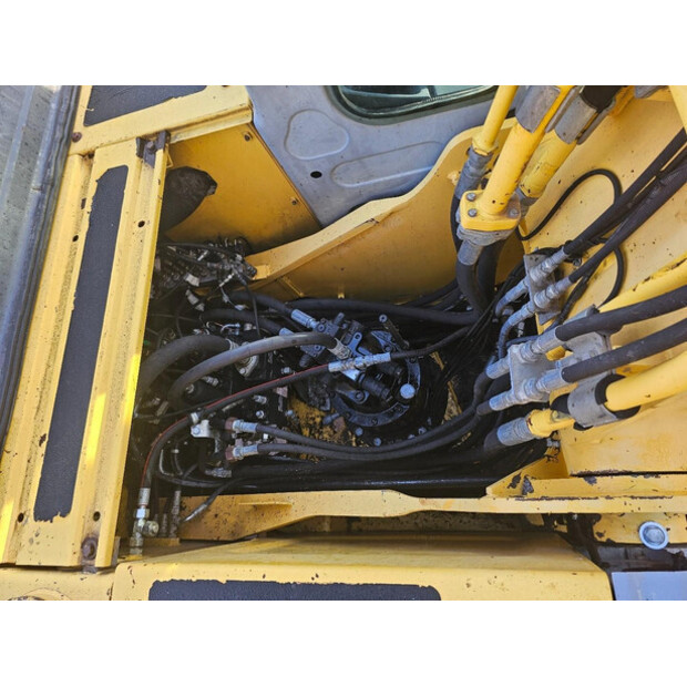 2008 New Holland E215B-44386743