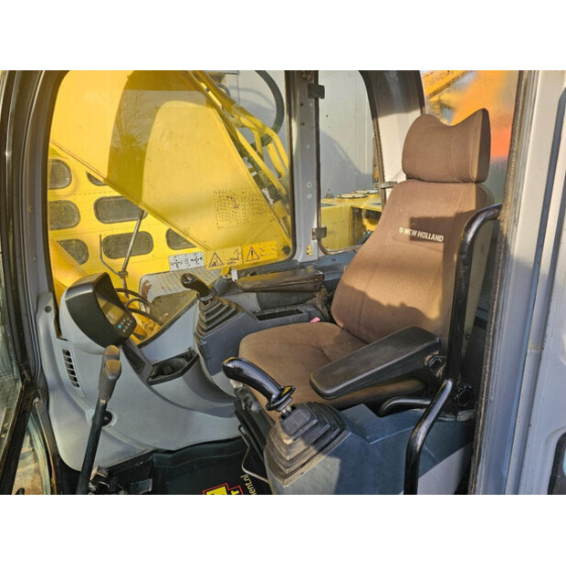 2008 New Holland E215B-44386748