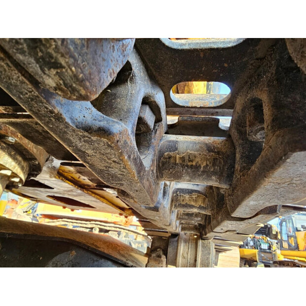 2008 New Holland E215B-44386755