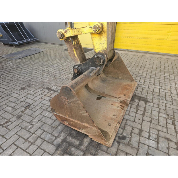 2008 New Holland E215B-44386756