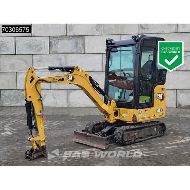 2021 Caterpillar 301.8-44388023