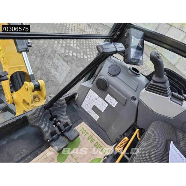 2021 Caterpillar 301.8-44388045