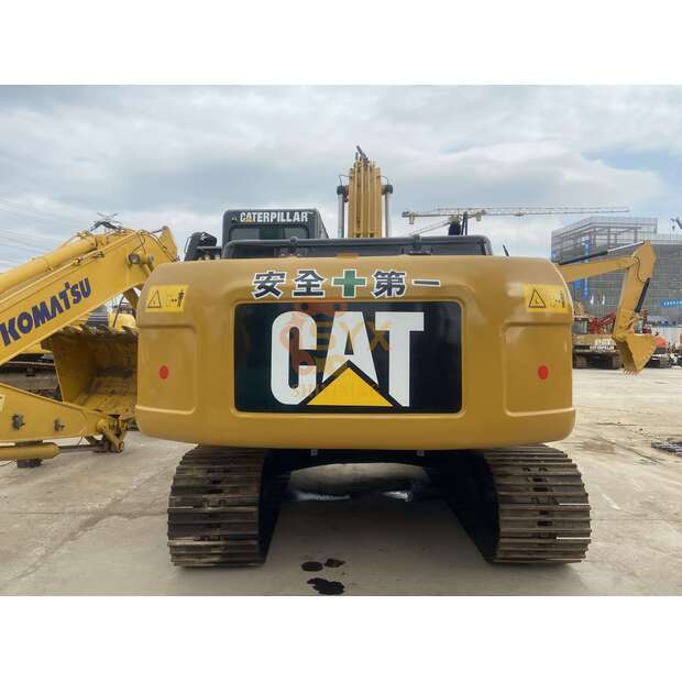 2022 Caterpillar 320D-44401824