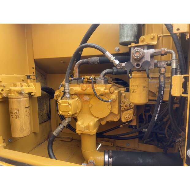 2022 Caterpillar 320D-44401829