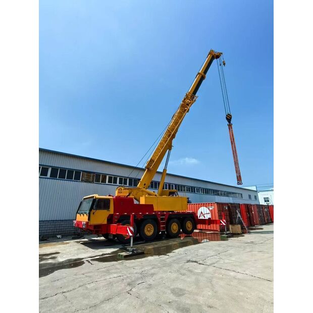 2002 ليبهير LTM1070-44401846