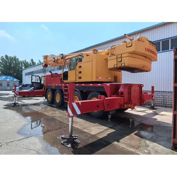 2002 ليبهير LTM1070-44401847