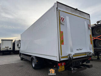 2014-mercedes-benz-atego-1396222-44401901