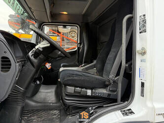 2014-mercedes-benz-atego-1396222-44401902