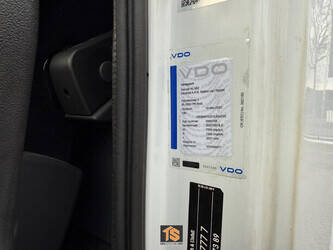 2014-mercedes-benz-atego-1396222-44401903