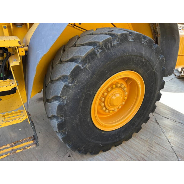 2011 Volvo L90F-44403026