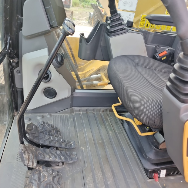 2023 كاتربيلر 330GC-44403057