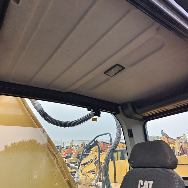 2023 Caterpillar 330GC-44403074