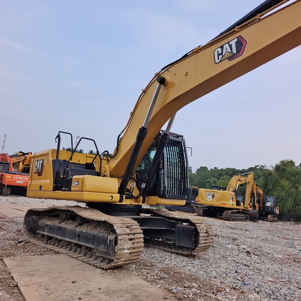 2023 Caterpillar 330GC-44403081