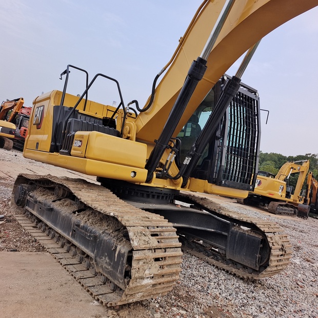 2023 Caterpillar 330GC-44403082
