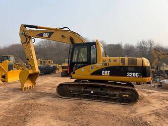 صورة ل معدات البناء 2017 كاتربيلر 320CL