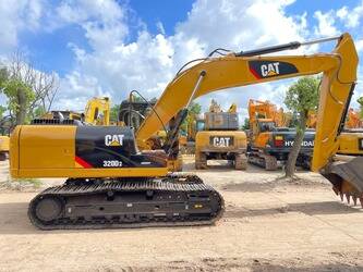 2023-caterpillar-320d-1396272-44403444