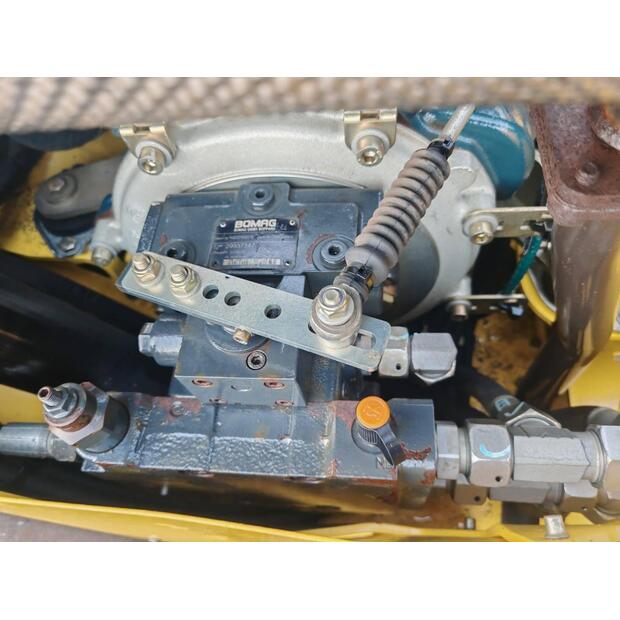 2018 بوماج 120AD-5-44403512