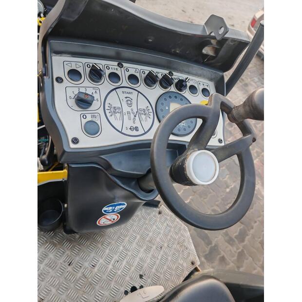 2018 بوماج 120AD-5-44403515