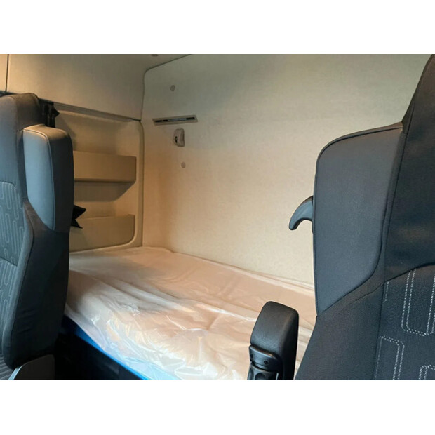 2025 Mercedes-Benz Actros 2045-44403845