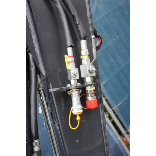 2017 يوروكوماتش ES40.2ZT-44405362