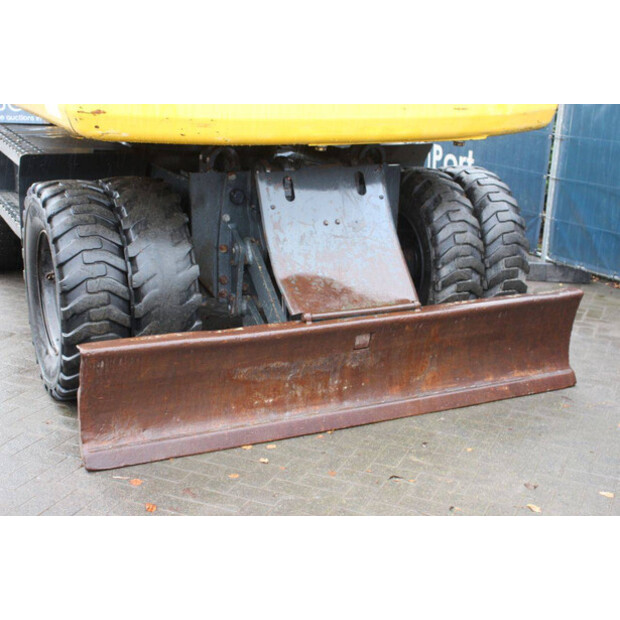 2015 كوماتسو PW160-8-44405521