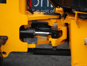 2022-jcb-tm220-44405566