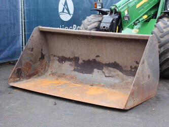 2005-john-deere-3800-44405764