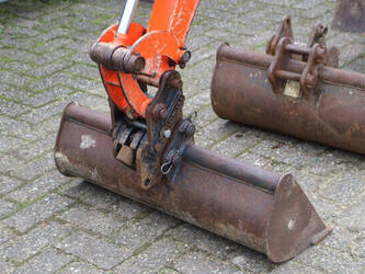 2010-kubota-k008-3-1396359-44406538