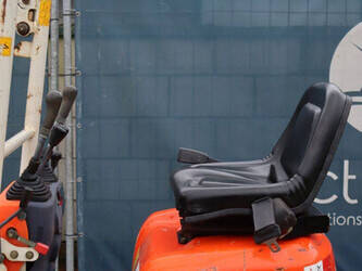 2010-kubota-k008-3-1396359-44406562