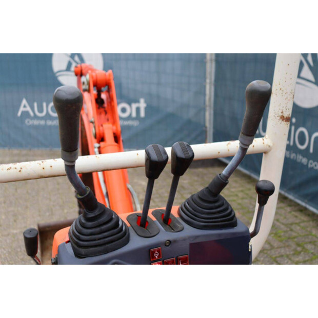 2010 كوبوتا K008-3-44406576