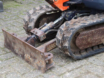 2010-kubota-k008-3-1396359-44406590